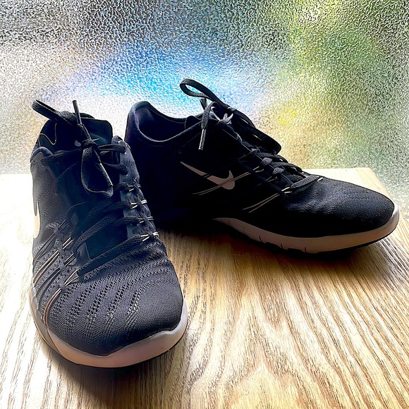 Nike Free TR6 running shoes